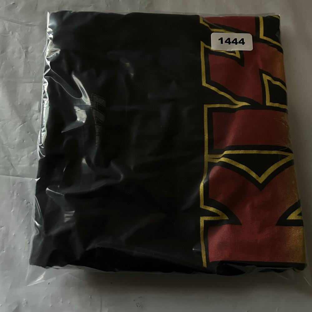 KISS Tee Shirt Mens Size Medium Rock And Roll Grunge Metal - Picture 11 of 11